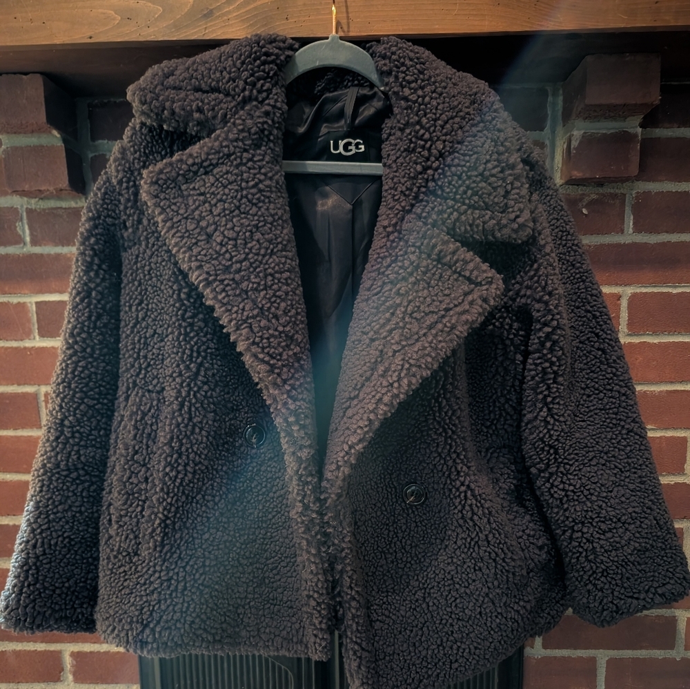 UGG Women's Gertrude Short Teddy Coat